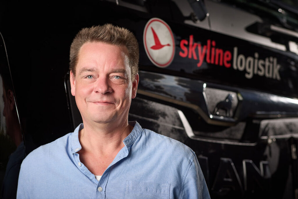 Portrait Skyline Logistik Mitarbeiter Andreas Echterling